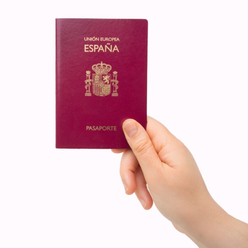 Nacionalidad española abogado extranjería málaga Nerja