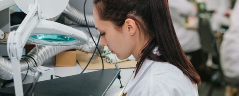 EU Blue Card salary threshold 2026: Highly Qualified Professional (Spain)