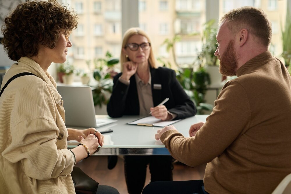 Consulta profesional para elegir entre emprendedores, cuenta propia o nómada digital