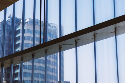Edificio de oficinas: Ley Beckham y sociedades holding en España
